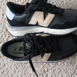 New Balance 237